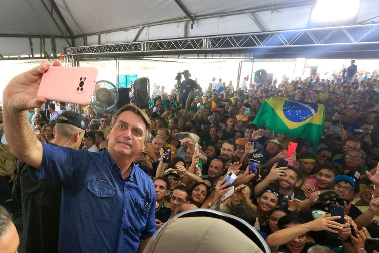 Bolsonaro no esconde sus intenciones golpistas frente a las elecciones